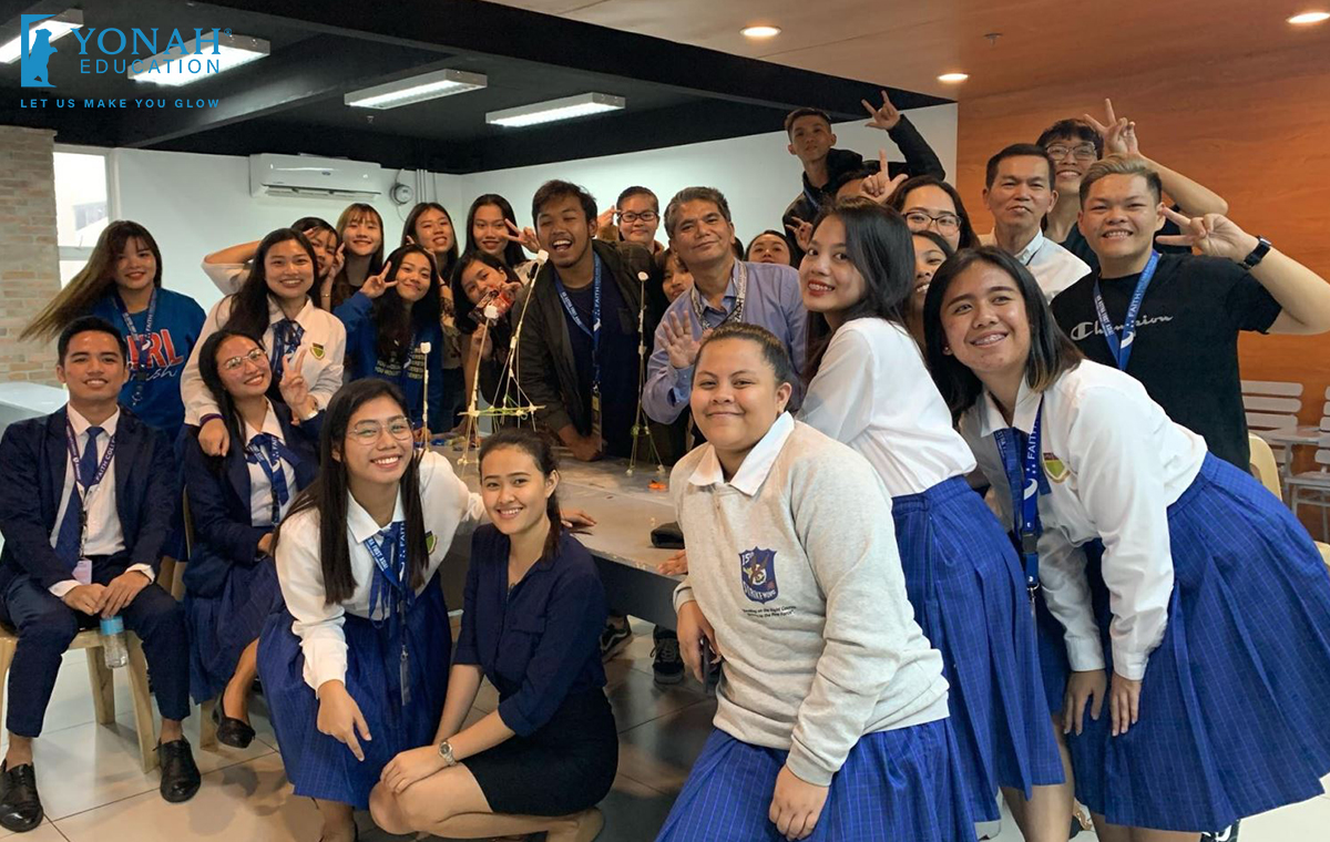 NGƯỜI PHILIPPINES HỌC TIẾNG ANH NHƯ THẾ NÀO SUỐT HÀNG THẬP KỶ QUA?