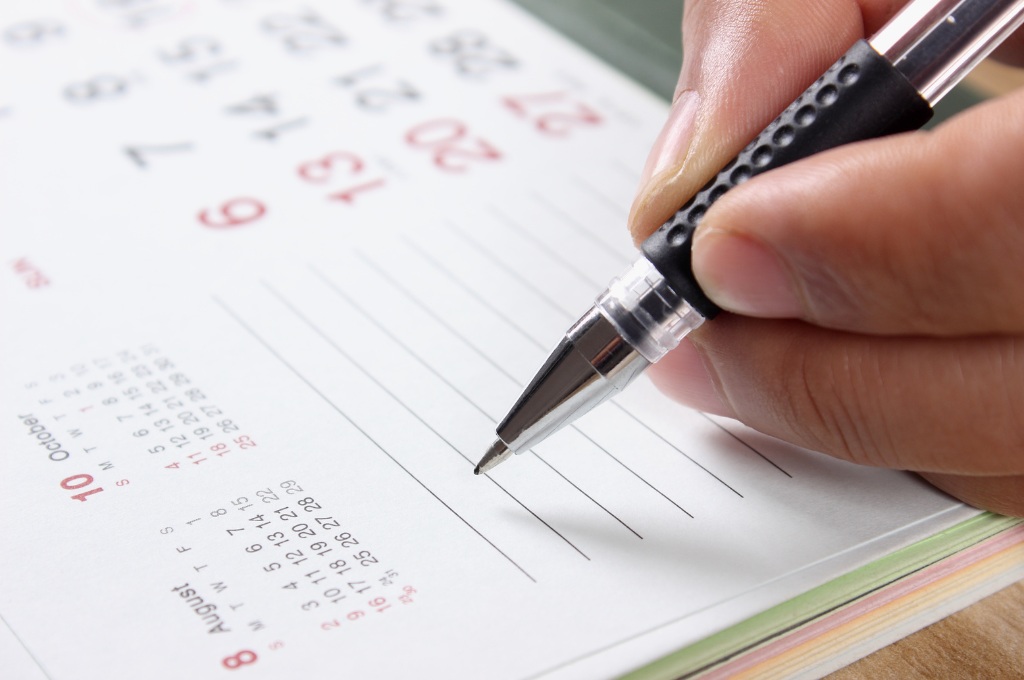 Tân sinh viên cần tạo thói quen học tiếng Anh mỗi ngày. 