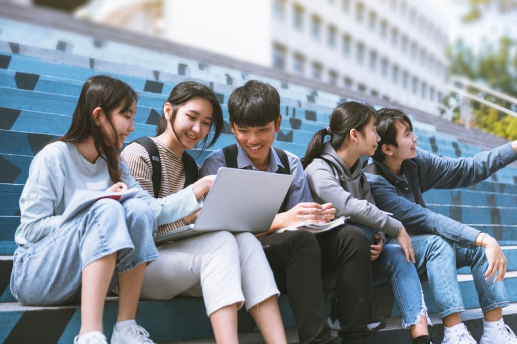 Trại hè tiếng Anh giúp con có những người bạn mới. 