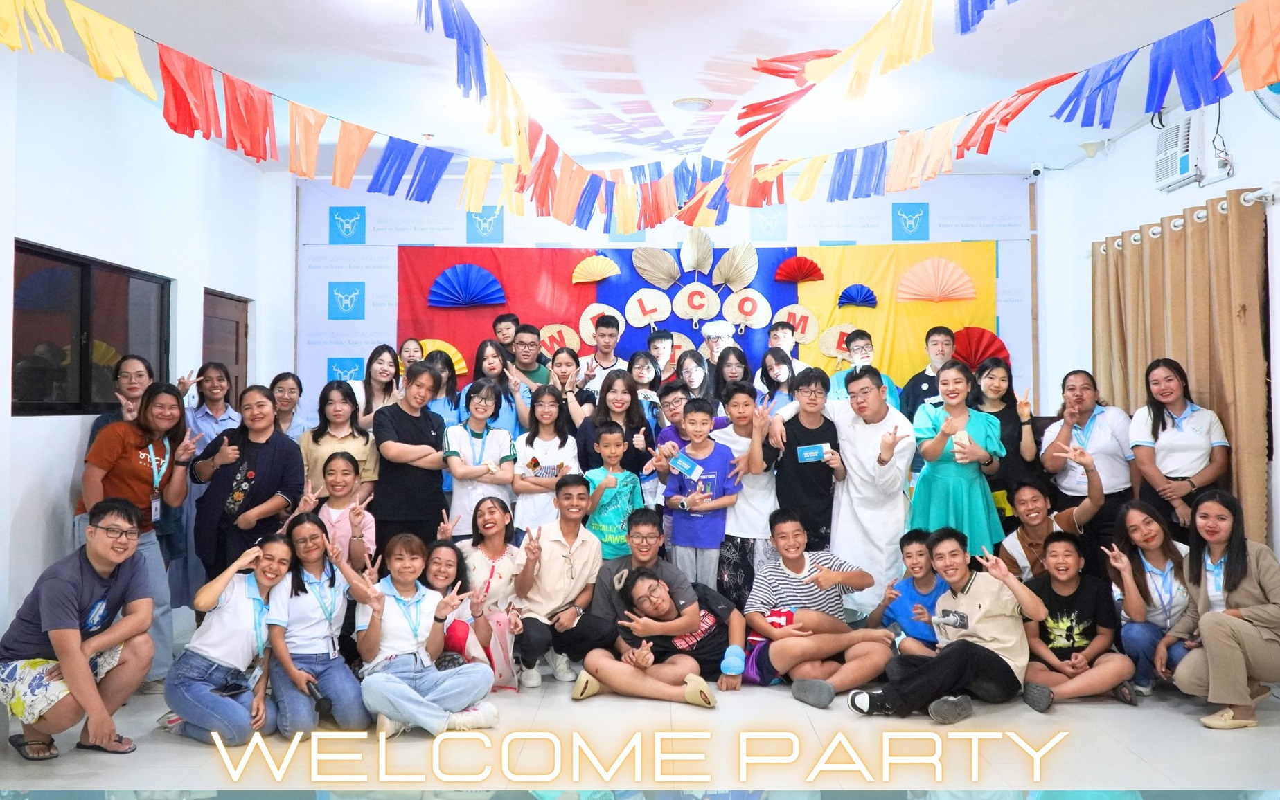 HLA tưng bừng chào đón các bạn học sinh trong buổi lễ khai mạc đầy màu sắc!